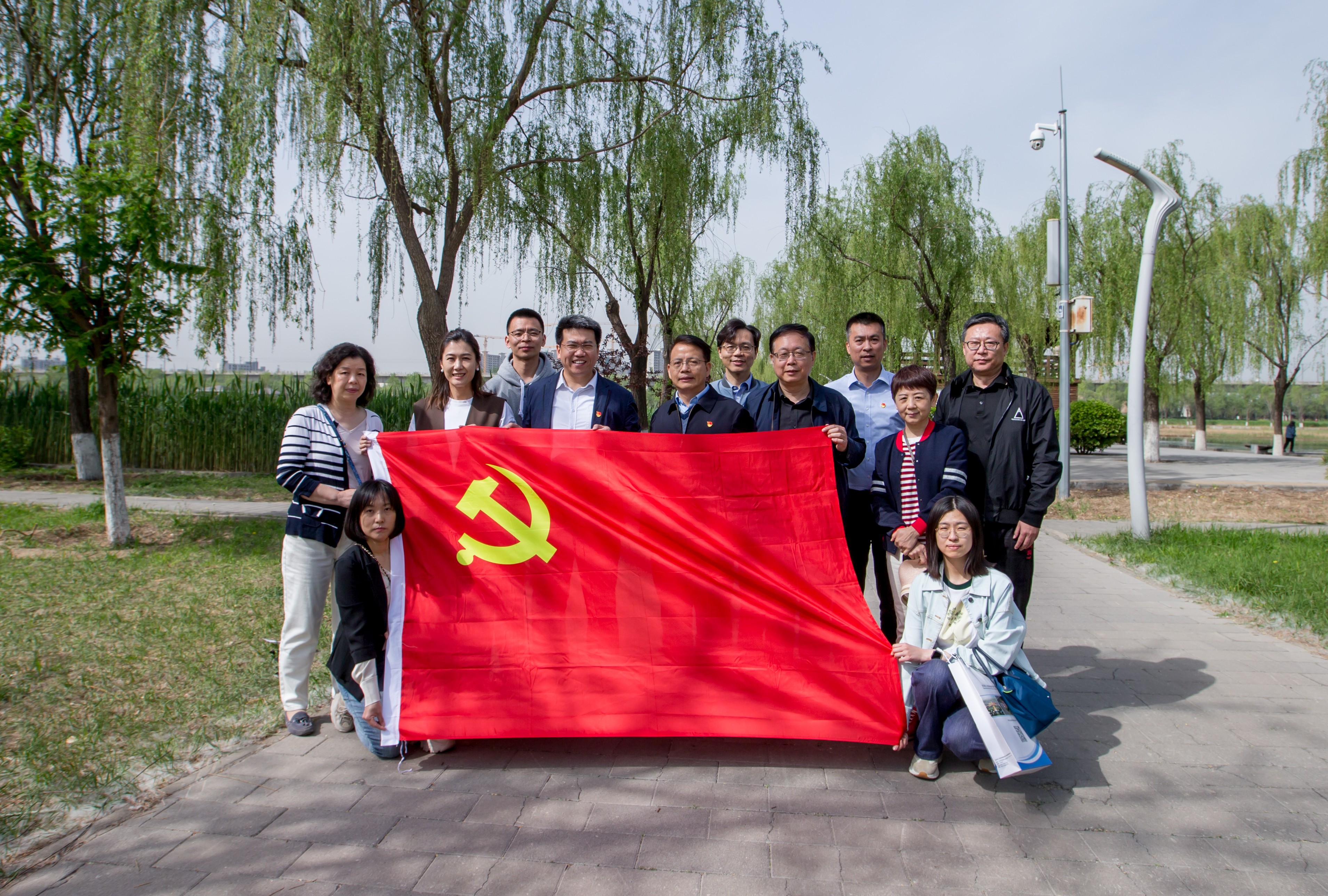公司总部第三党支部、北京分公司党支部与北京市国资委离退休干部处党支部结合发展主题党日活动 公司总部第三党支部、北京分公司党支部与北京市国资委离退休干部处党支部结合发展主题党日活动