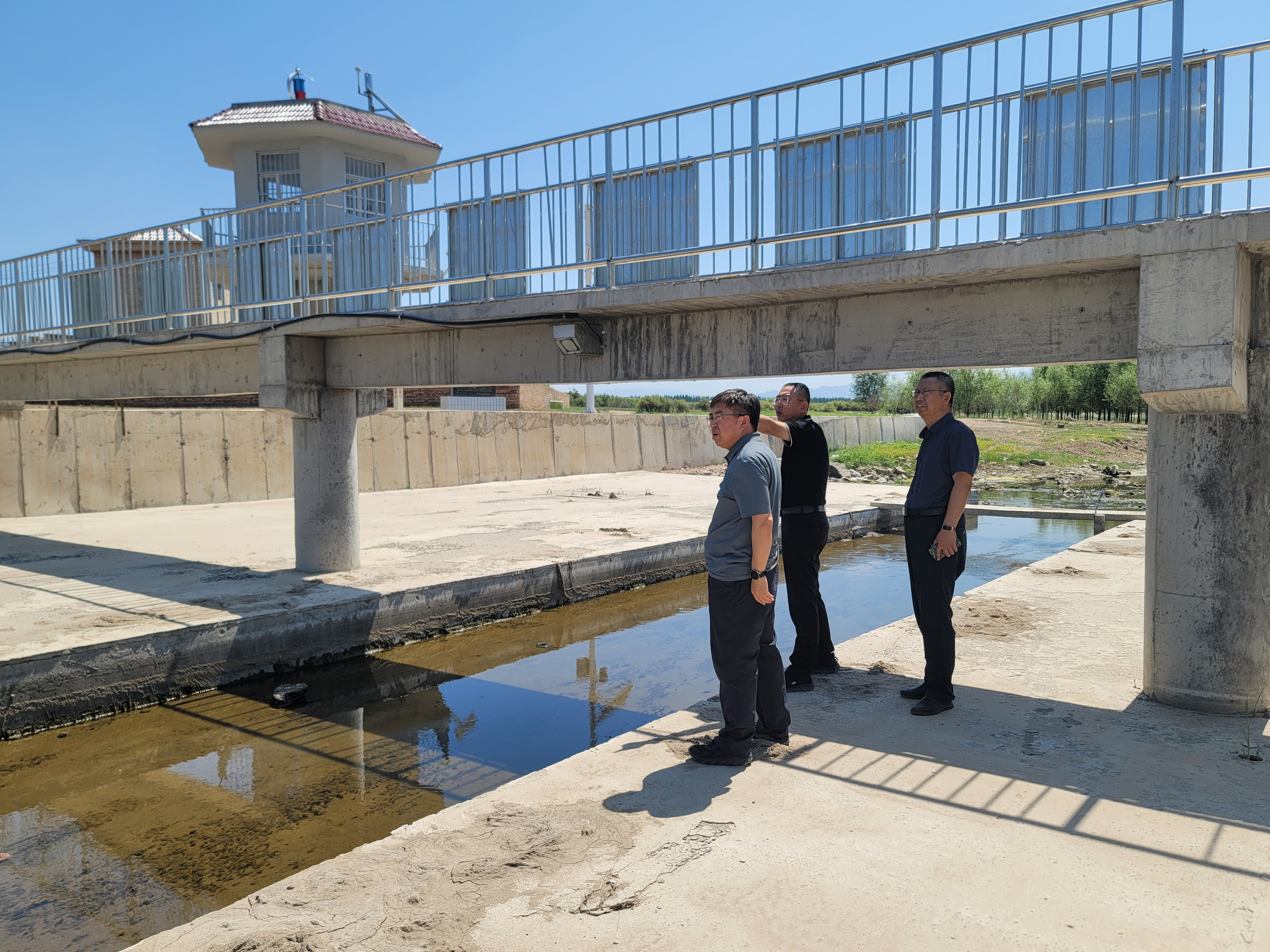 包头分公司与包头市水务局发展结合巡河 包头分公司与包头市水务局发展结合巡河