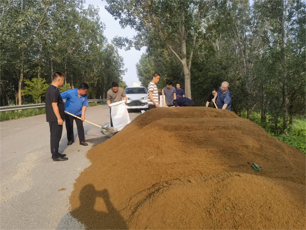 与洪水竞走，天津分公司共同武清区实现路口封堵