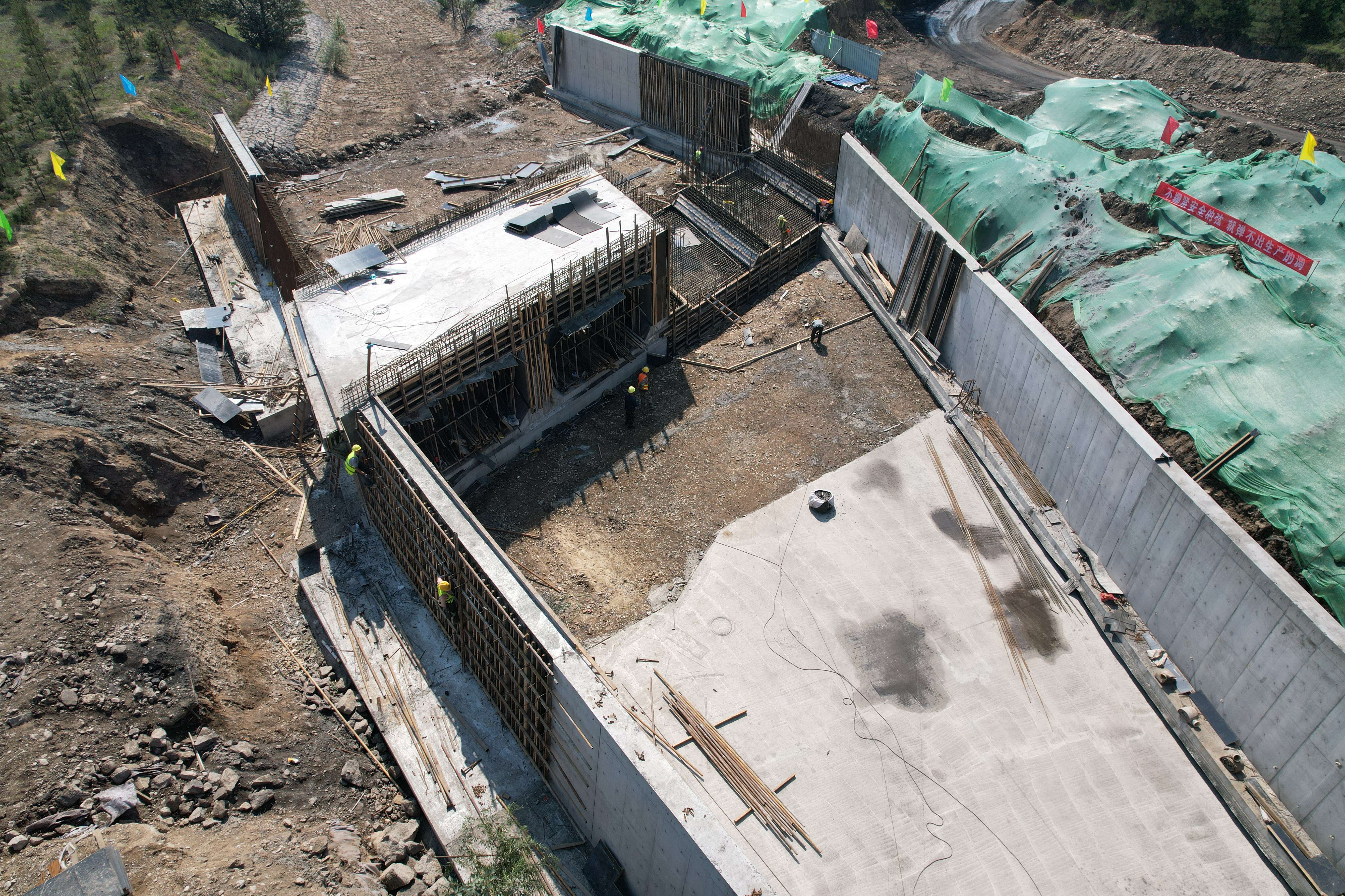 七里河引黄北干1号洞至箱涵入口段河路综合治理与生态建复工程加快推动 七里河引黄北干1号洞至箱涵入口段河路综合治理与生态建复工程加快推动